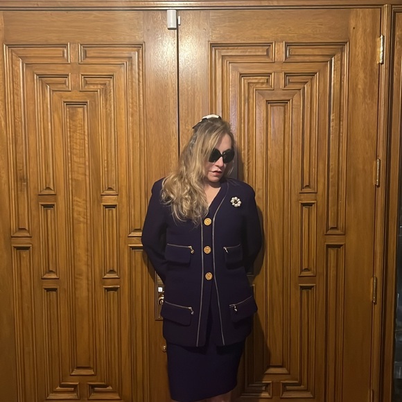 CHANEL Vintage 1990's Purple Skirt/Suit Set Wool & Silk 44EU - Picture 2 of 13